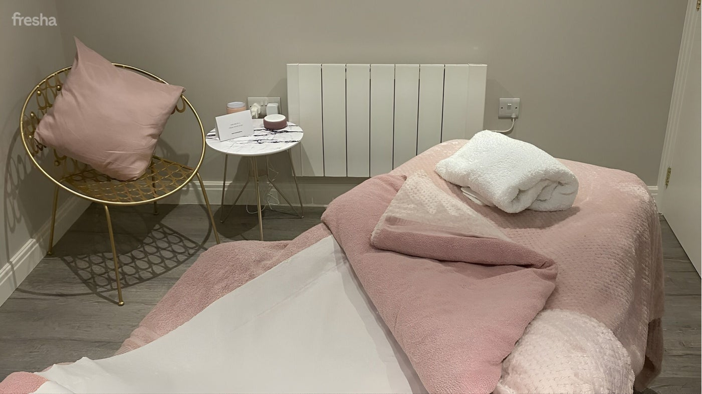 https://no5beauty.co.uk/wp-content/uploads/2025/09/N5B_Bed2.png