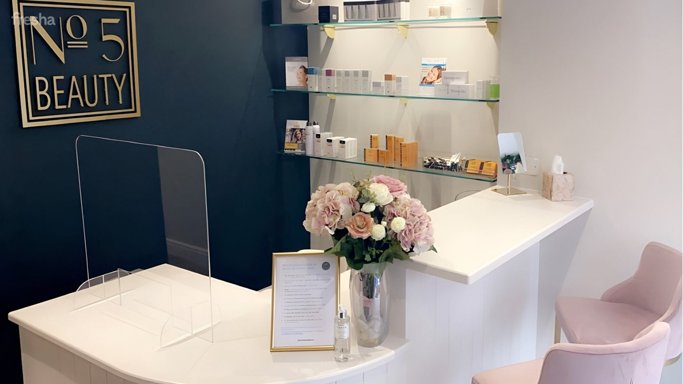 https://no5beauty.co.uk/wp-content/uploads/2025/09/N5B_Counter.png